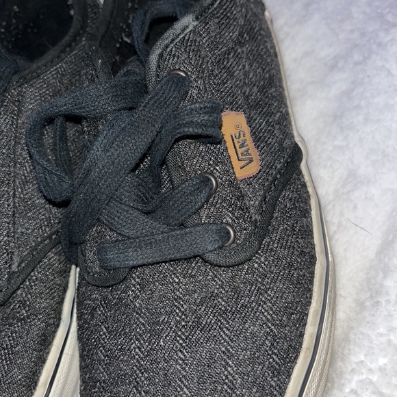 Vans - Picture 3 of 4